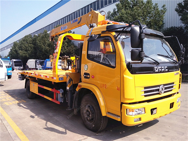 東風(fēng)多利卡帶吊一拖二清障車 東風(fēng)多利卡帶吊一拖二清障車