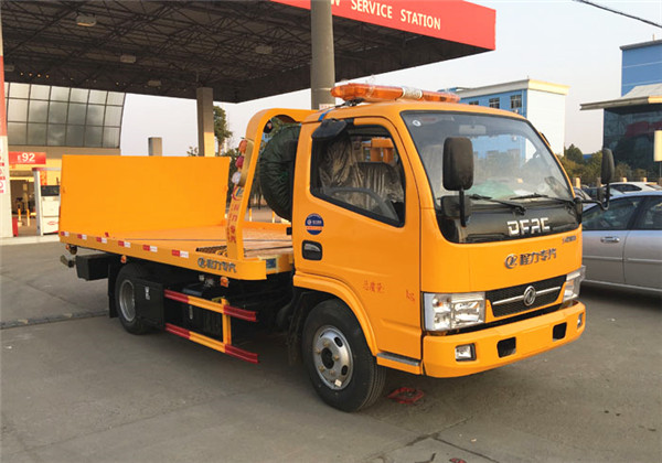 東風多利卡藍牌一拖二清障車