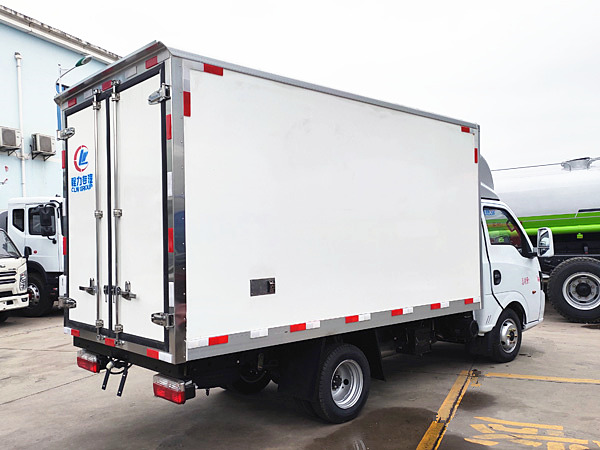 東風途逸柴油冷藏車