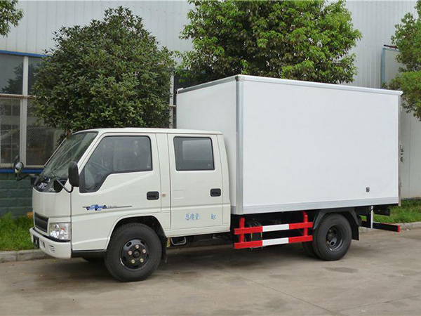 江鈴3.22米貨廂冷藏車