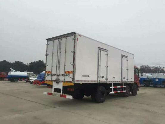 東風天錦8.6米貨廂冷藏車 東風天錦8.6米貨廂冷藏車