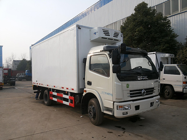 東風多利卡5米貨廂冷藏車 東風多利卡5米貨廂冷藏車