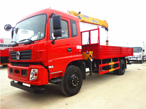 國(guó)五東風(fēng)徐工6.3噸隨車(chē)吊