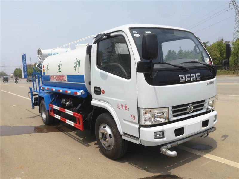 東風多利卡藍牌霧炮車