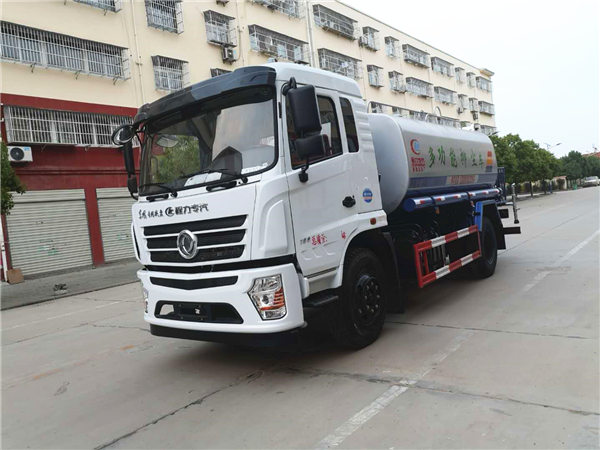 東風D3灑水車帶霧炮 東風D3灑水車帶霧炮