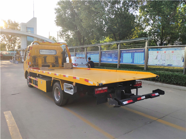 東風多利卡D7一拖二清障車