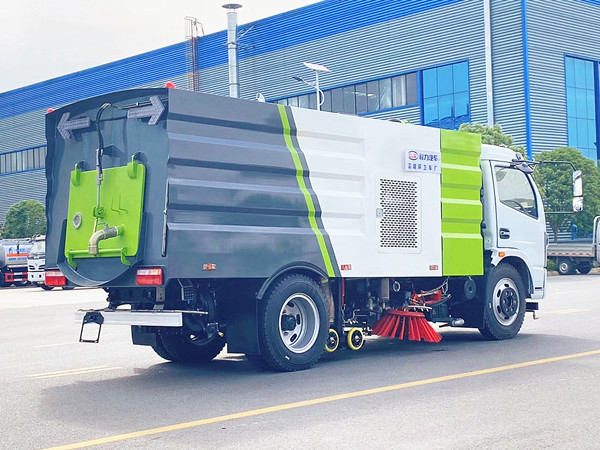 東風(fēng)福瑞卡8方洗掃車(chē)