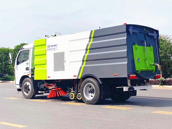 東風(fēng)福瑞卡8方洗掃車(chē)