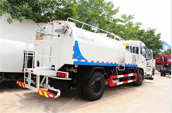 東風(fēng)天錦高壓路面清洗車