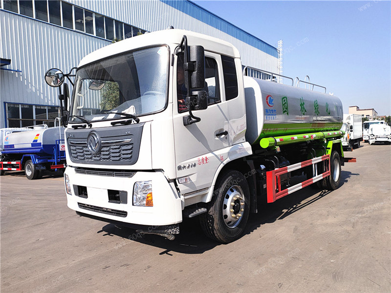 東風(fēng)天錦12-14噸灑水車