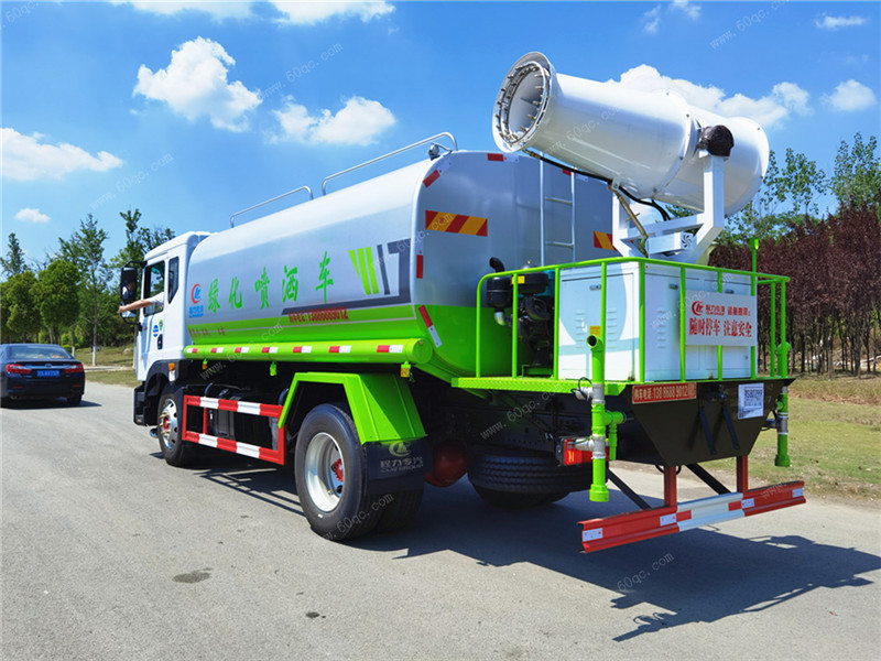 霧炮車廠家助力國(guó)家環(huán)保建設(shè)，國(guó)外局勢(shì)任然緊張！