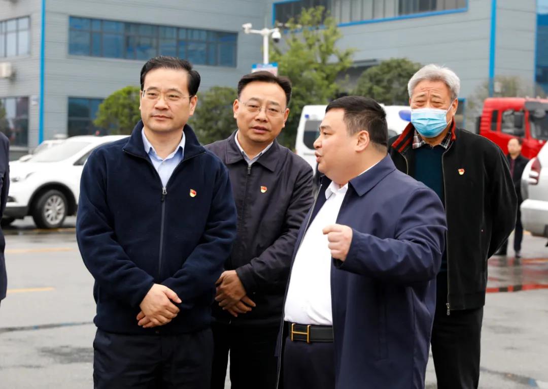 程阿羅，黨委副書記、常務(wù)副總經(jīng)理程國(guó)強(qiáng)，黨委書記何儒安、總經(jīng)辦服務(wù)中心主任張火生