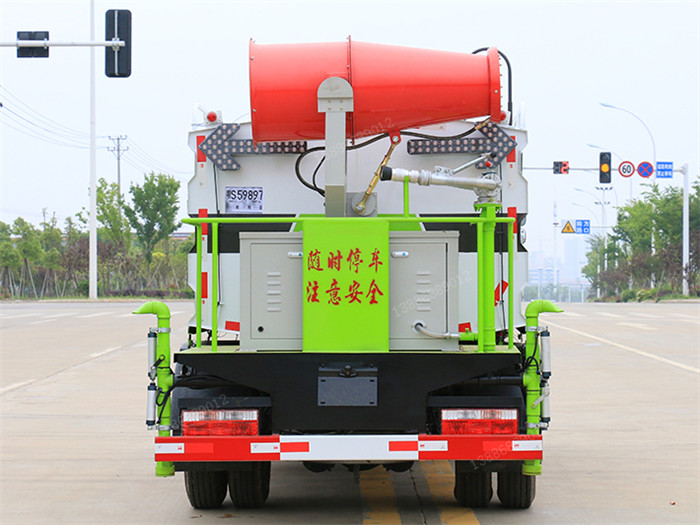 東風(fēng)福瑞卡藍(lán)牌抑塵車