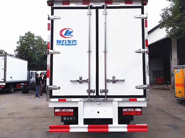 東風多利卡D6國六冷藏車