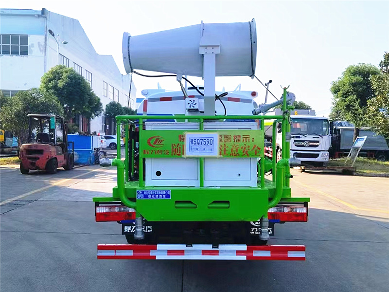 東風(fēng)華神V3灑水霧炮車(chē)